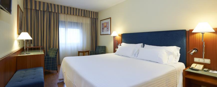 Up Rooms Vic Hotel Kültér fotó