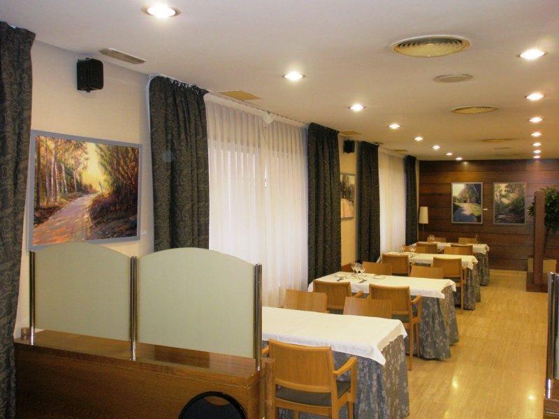 Up Rooms Vic Hotel Kültér fotó