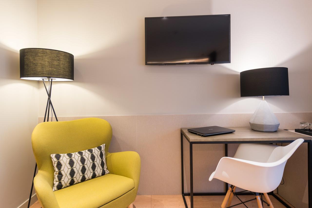 Up Rooms Vic Hotel Kültér fotó