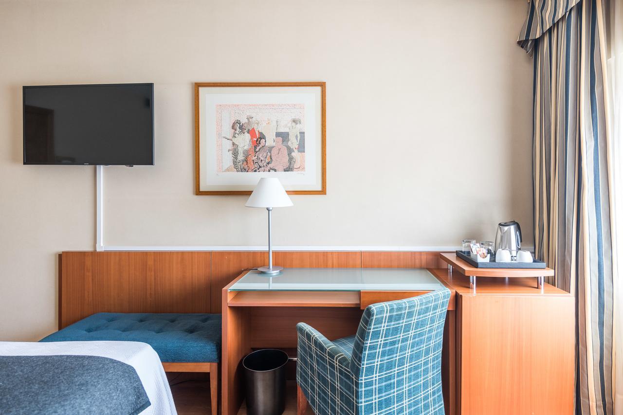 Up Rooms Vic Hotel Kültér fotó