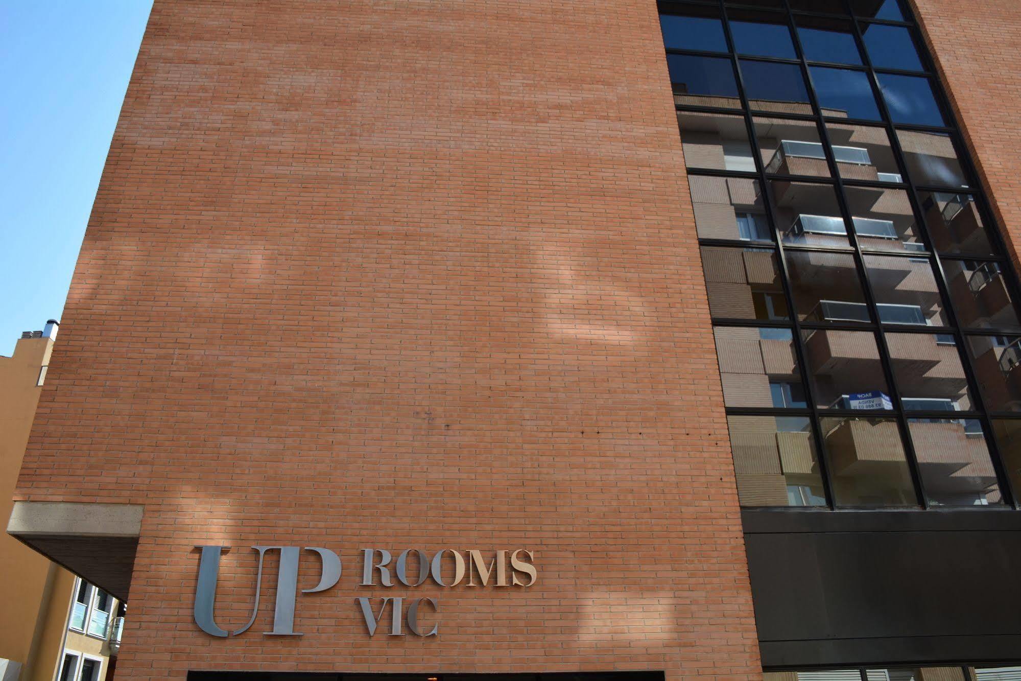 Up Rooms Vic Hotel Kültér fotó